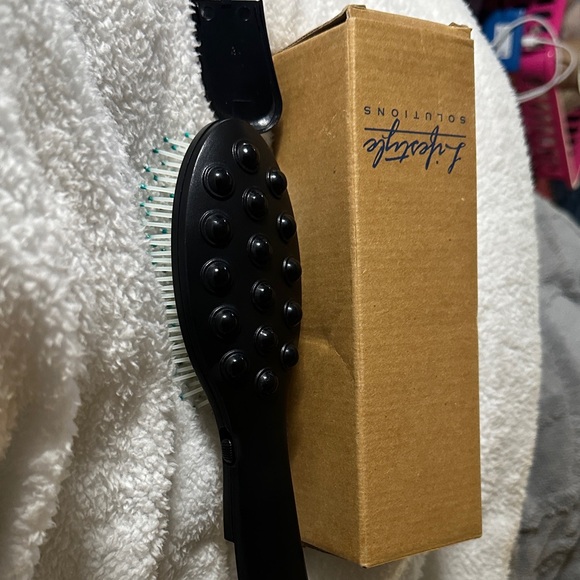 Avon Soothing Strokes Hairbrush with White and Teal Bristles main image 8
